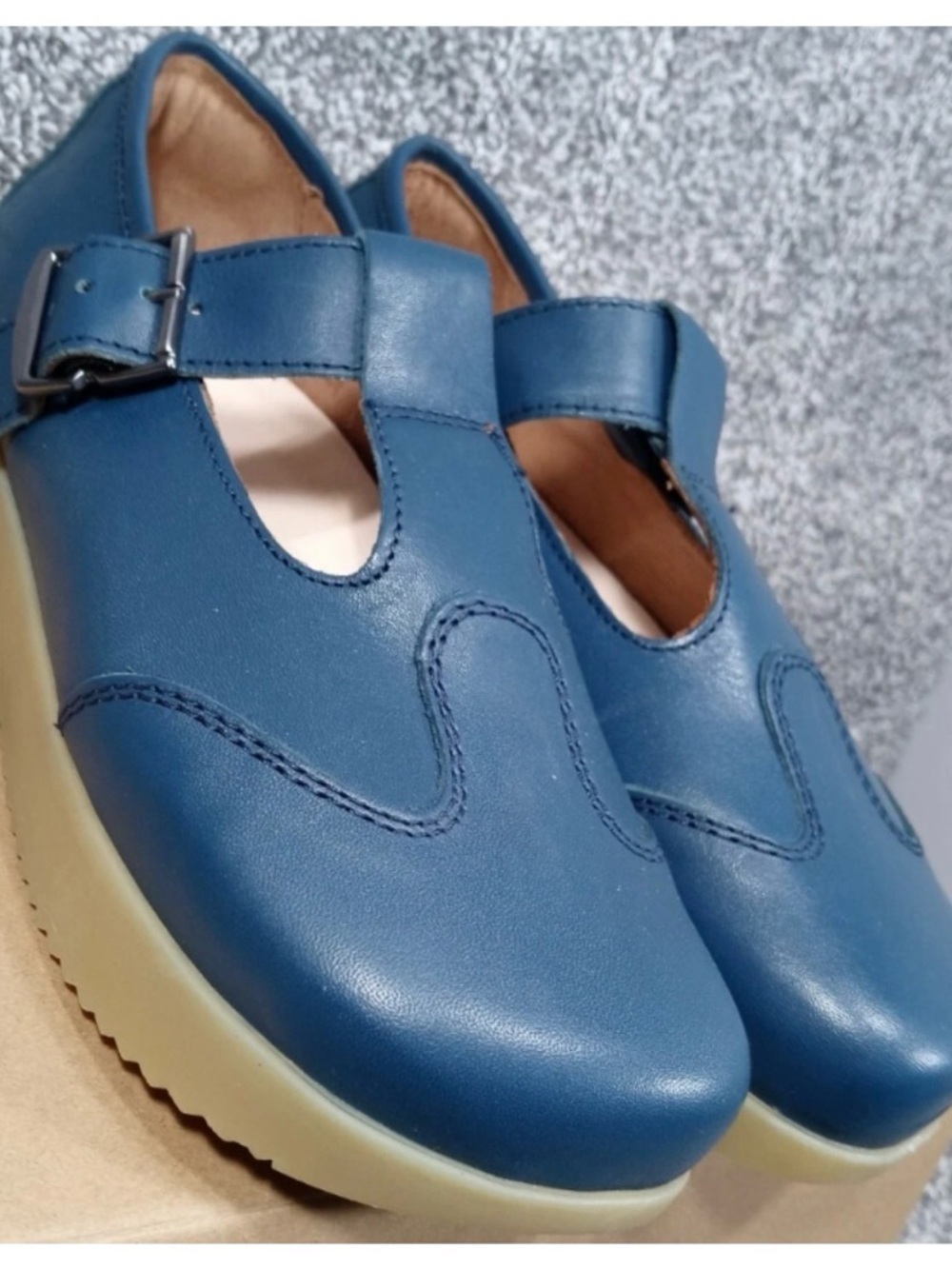 Blue Women's Leather Mary Jane Comfort Shoes - Picture 8 of 9